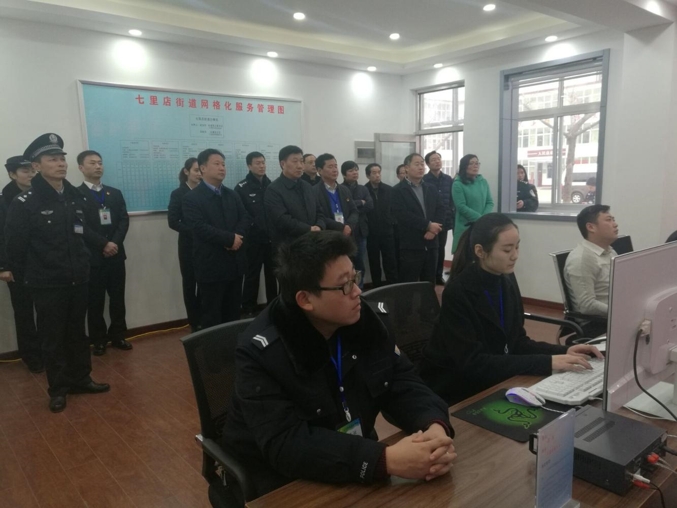 许昌市魏都区区长王宏伟一行莅临七里店街道办事处调研综治中心建设工作